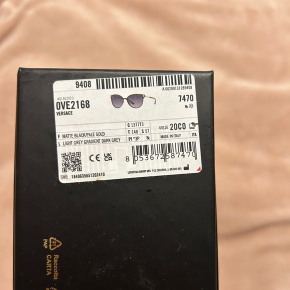 NEW Versace Sunglasses - Picture 5 of 5